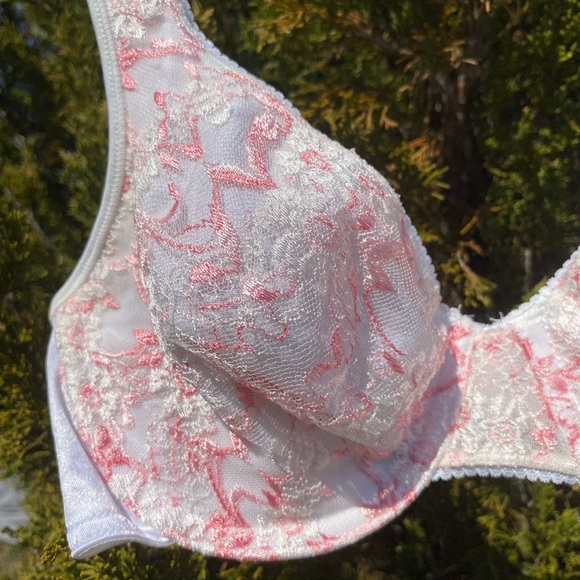 Vintage Olga 34C Dainty Pink & White Lace Detailed Coquette Bra - Picture 3 of 7